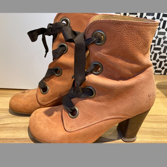 LEATHER BOOT WITH RIBBON LACES - Picture 2 of 6